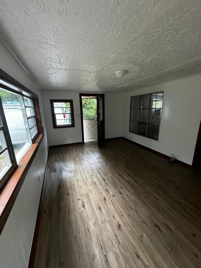 Building Photo - 106 Slater Ln