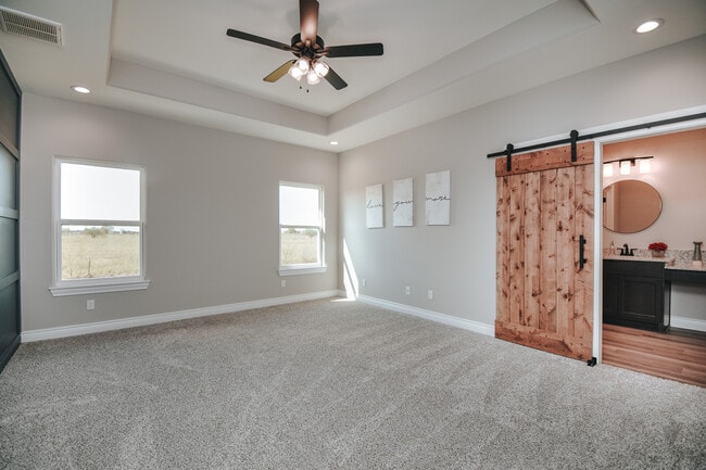 Building Photo - 508 Townhall Ln