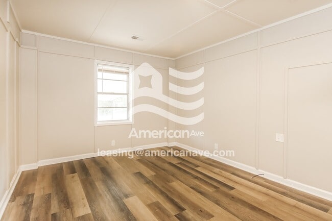 Building Photo - 1838 Emerson Ave