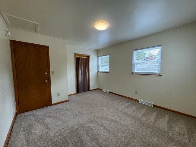 Building Photo - 183 W Patterson Ave