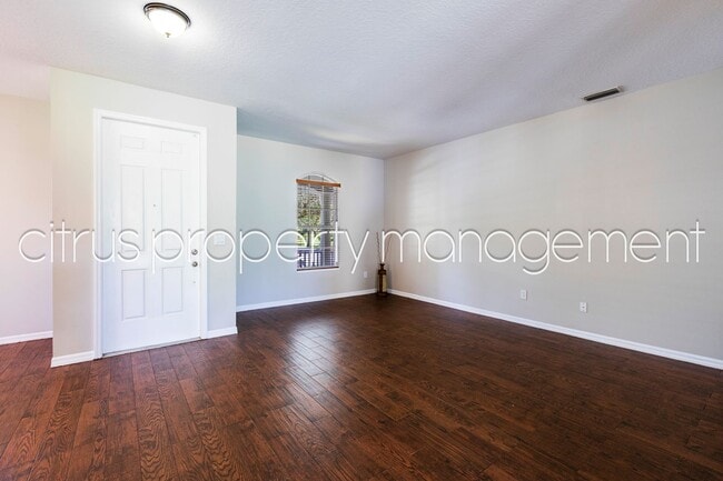 Building Photo - Spacious 4/3 in Independence Available Now!