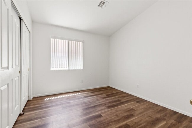 Building Photo - Summerlin North Amazing 3 Bedroom Home wit...