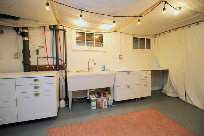 Building Photo - 2241 NE 33rd Ave