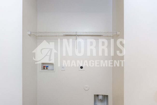 Building Photo - Beautiful Remodeled Home in Florence