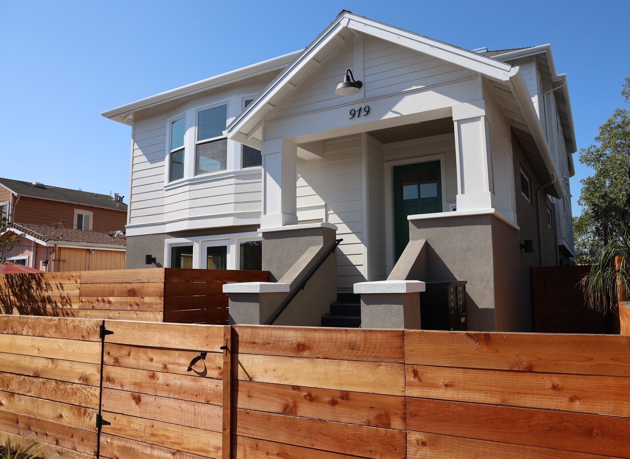 Building Photo - 919 39th Ave