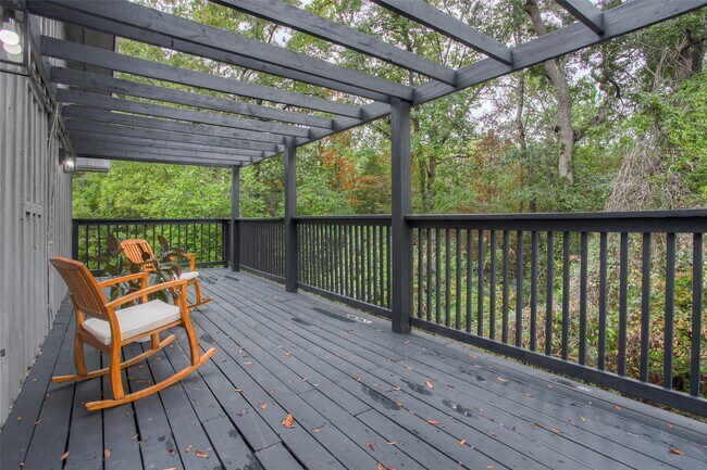 Building Photo - 6016 Teas Nursery Rd