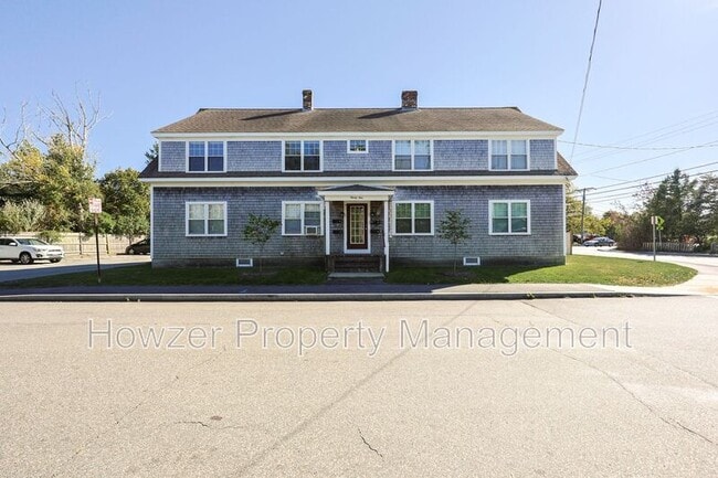 Building Photo - 91 Louis St