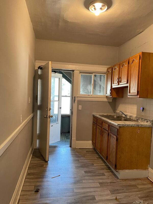 Primary Photo - 8901 St Clair Ave.