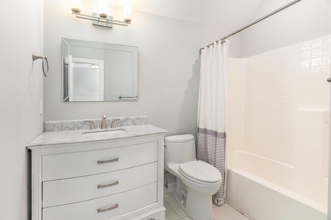 Building Photo - 200 N Ladd Ct