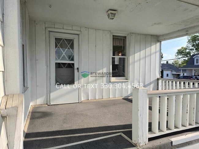 Building Photo - 5573 N Market St