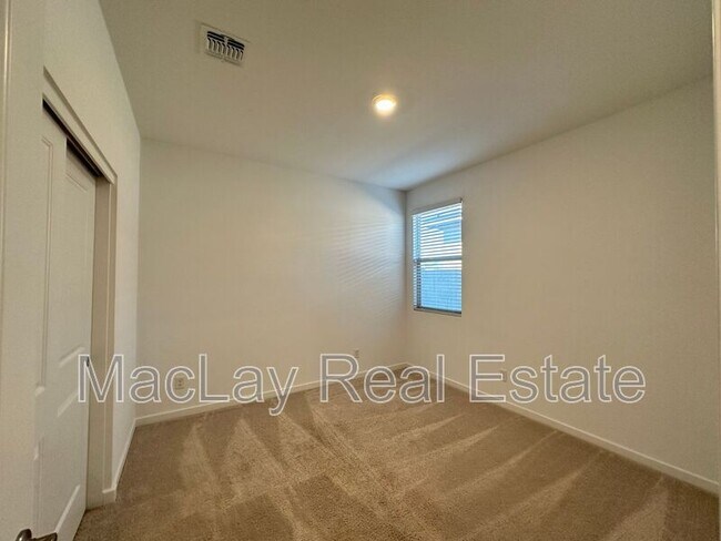 Building Photo - 25361 N 144th Dr