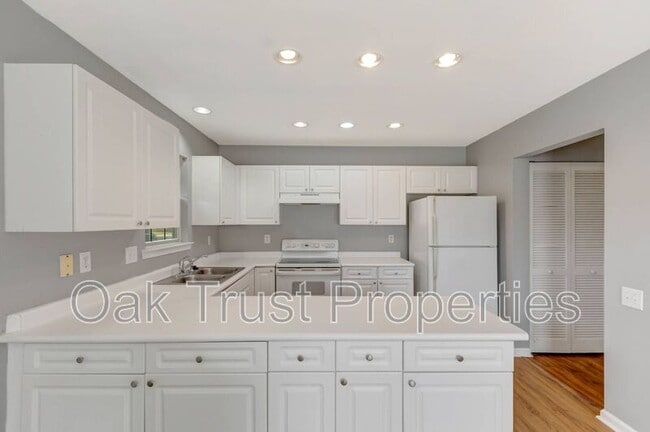 Building Photo - 4834 Habersham Ln