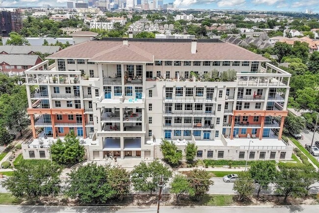 Building Photo - 1401 Calumet St