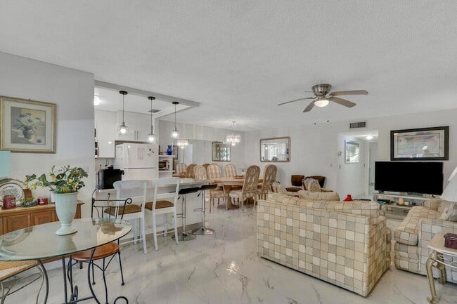 Building Photo - 1317 High Point Way SE