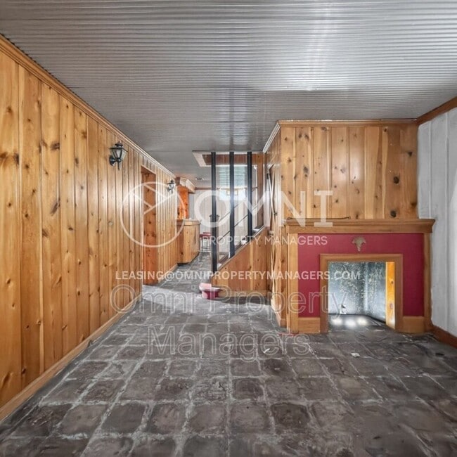 Building Photo - 11529 Roxbury St