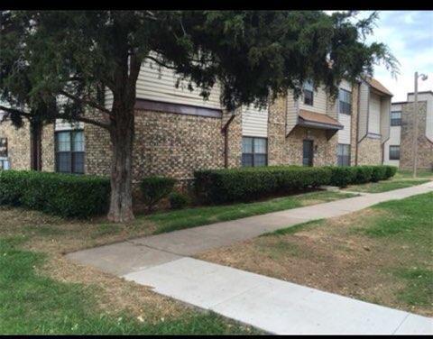 Building Photo - 401 SE 12th Ave
