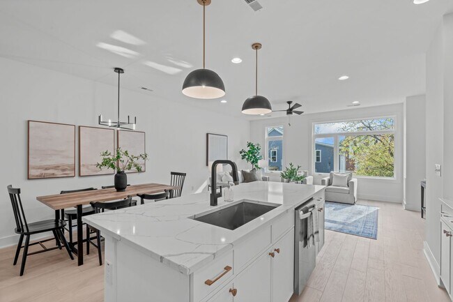 Building Photo - Luxurious New Construction End Unit 4BD, 4BA Downtown Raleigh Townhome with Rooftop Terrace