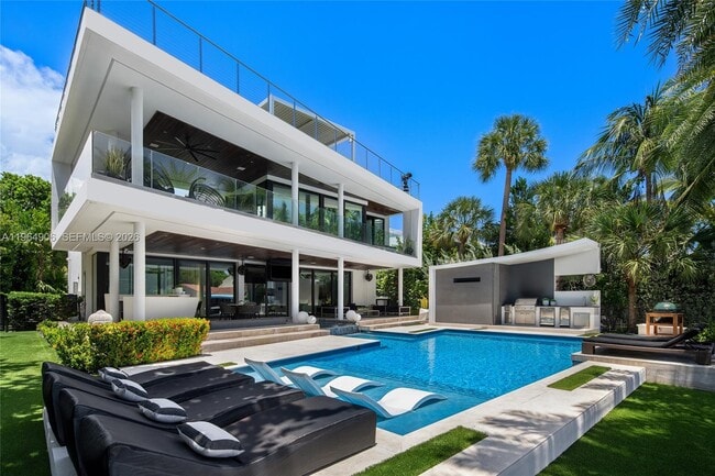 Building Photo - 528 Lakeview Ct