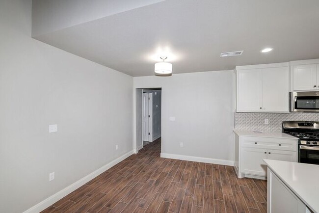 Building Photo - Brand New Large Townhome with Bonus Room!