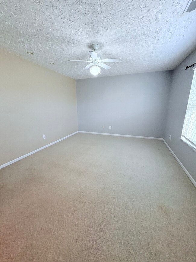 Building Photo - Beautiful 3BR 3BA w/ Attached Garage • White-Appliance Kitchen • HOA Lawn Care in Dublin