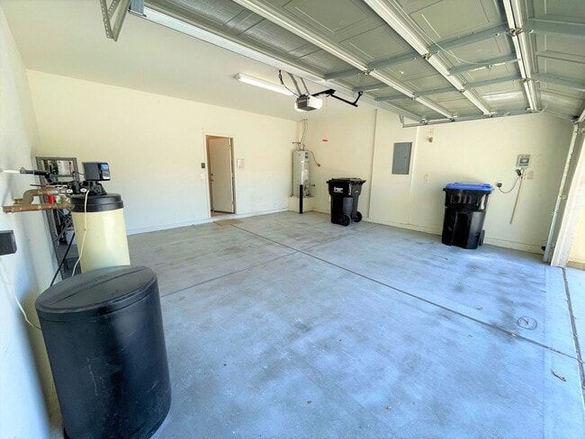 Building Photo - Enjoy mini park in your backyard! Single-story home in Aliante community