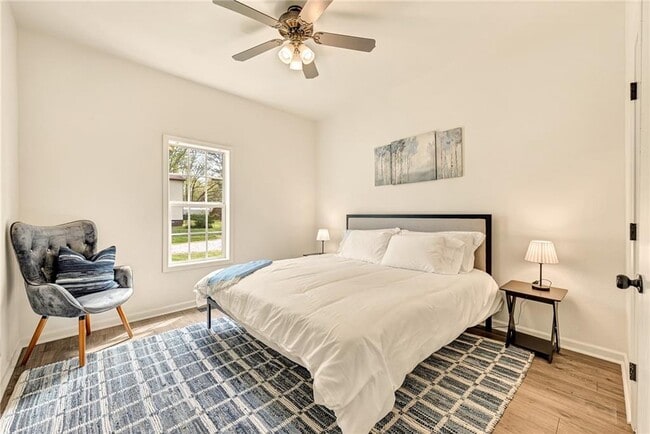 Building Photo - 801 NW C St