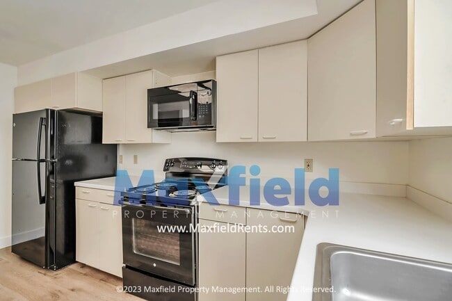 Building Photo - Avenues - 3 Bedroom 3 Bath Townhome with amazing southern views