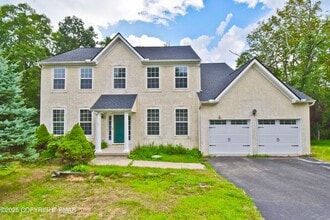 Building Photo - 557 Marco Way