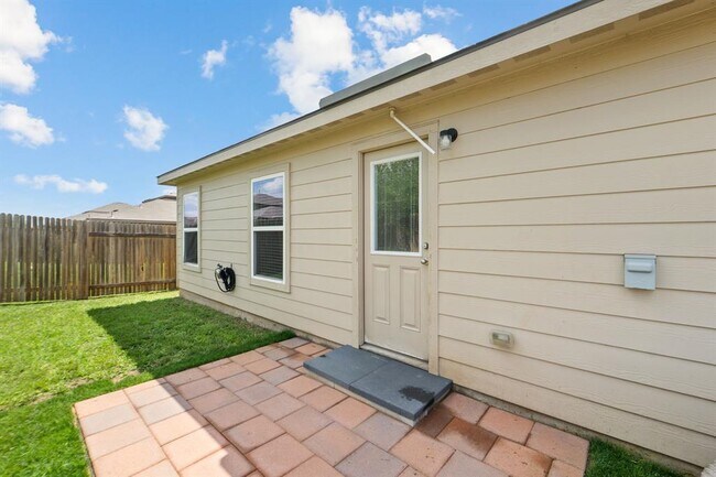 Building Photo - 1326 Amy Dr