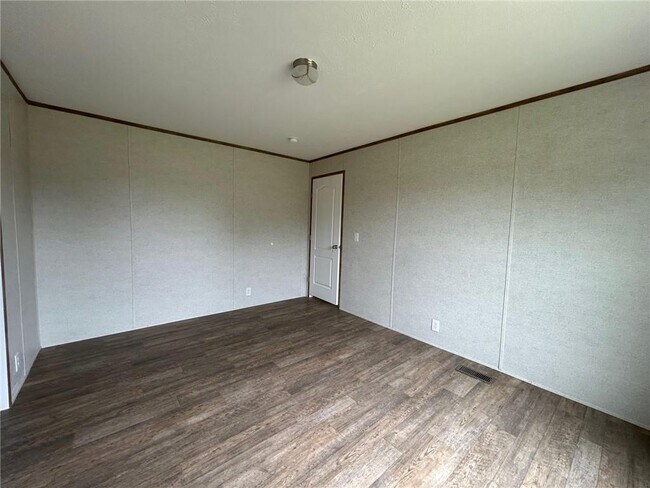 Building Photo - 9310 Scott Dairy Loop Rd S