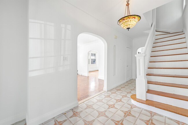 Building Photo - 237 73rd St