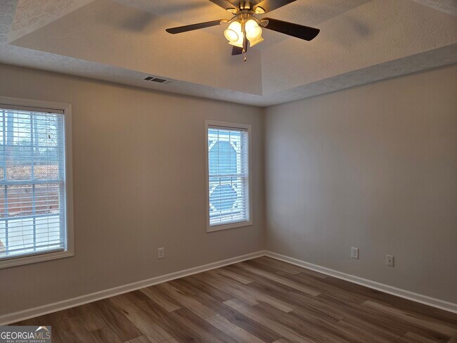 Building Photo - 14 Huntington Dr