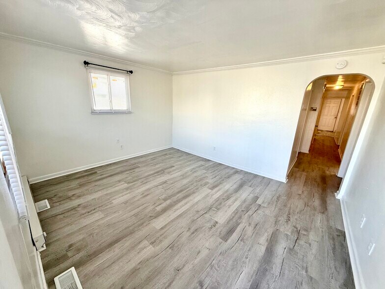 Building Photo - 1724 Selden Ave