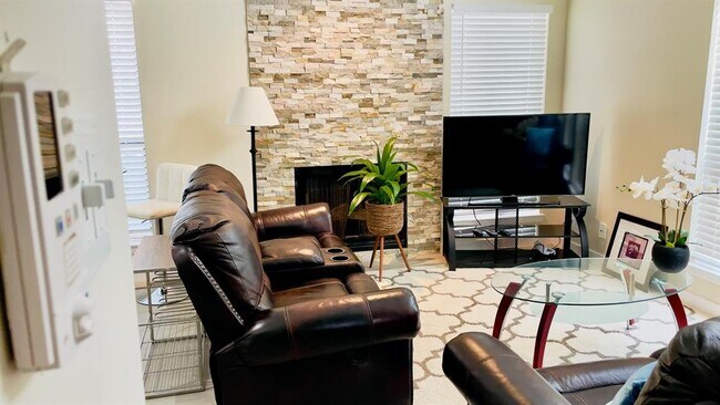 Building Photo - 2902 Cole St