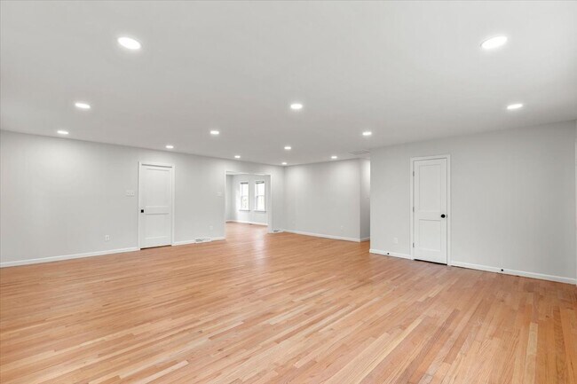 Building Photo - 2910 Fendall Ave