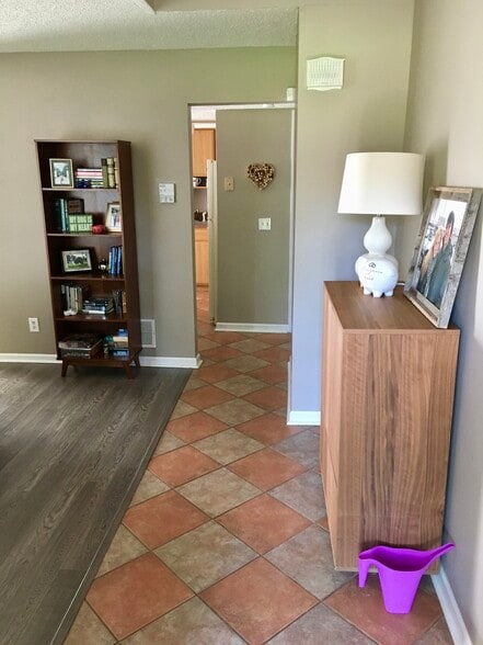 Building Photo - 108 Burwash Ave