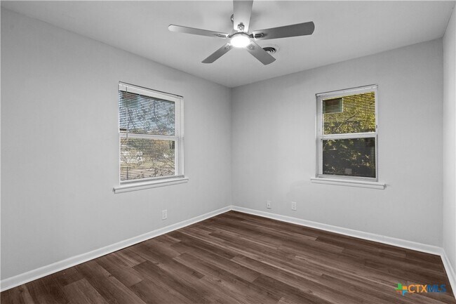 Building Photo - 1302 Metropolitan Dr