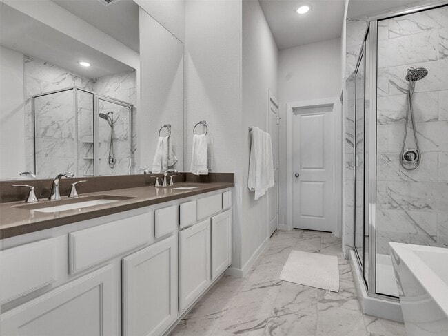 Building Photo - 19707 Curved Steel Dr