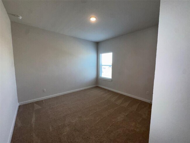 Building Photo - 102 Milo Dr