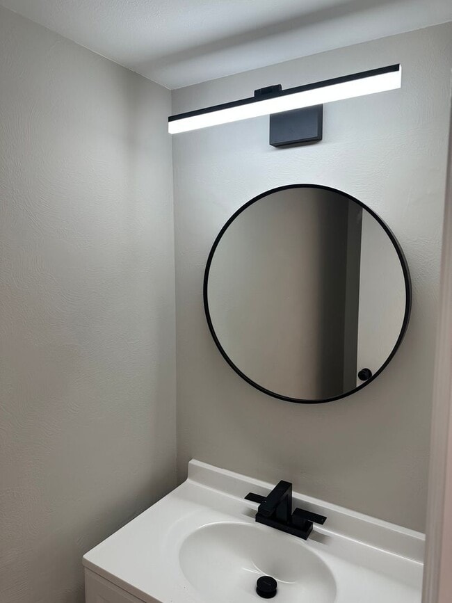 Building Photo - 5458 Fiesta Ln