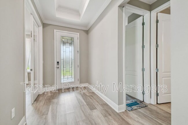 Building Photo - 10324 Crestview Heights Ave