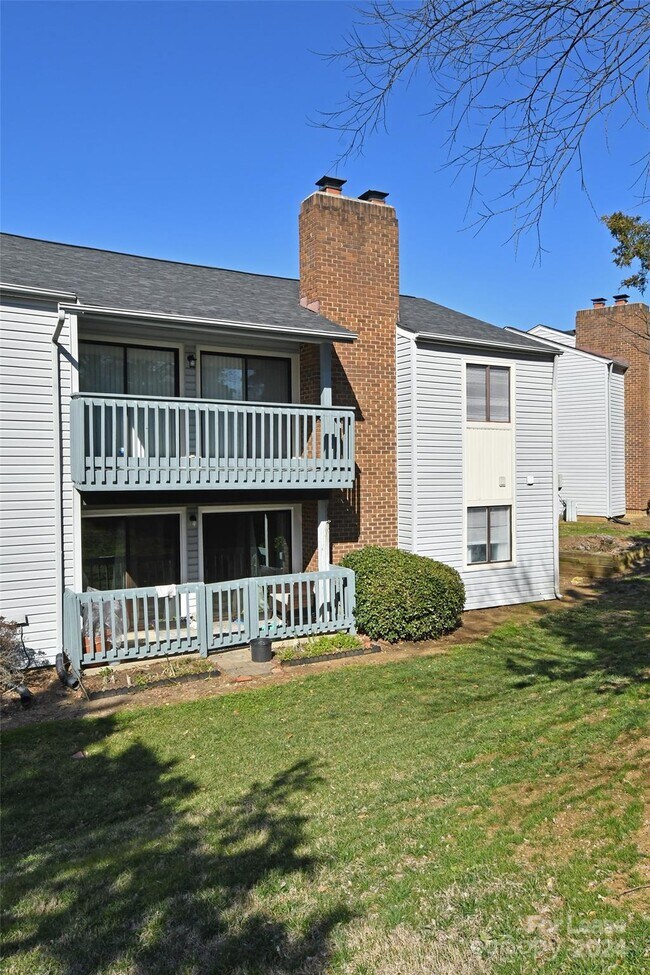 Building Photo - 11185 Harrowfield Rd