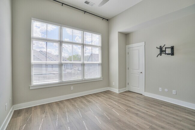 Building Photo - 175 Stonecrest Dr