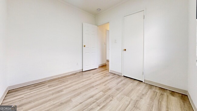 Building Photo - 526 Ware St