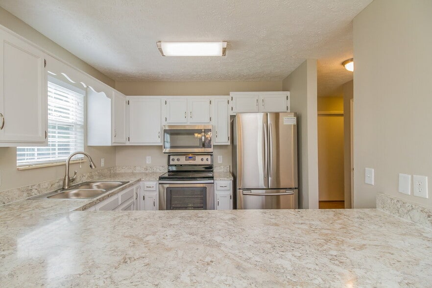 Building Photo - 207 Fairfield Dr