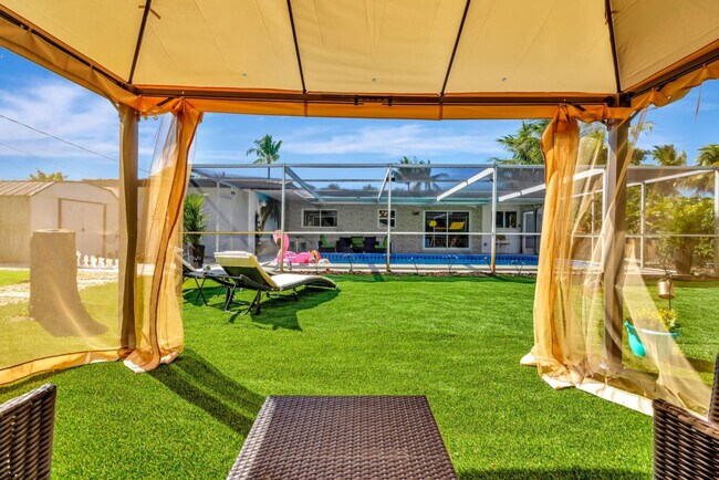 Building Photo - 391 NW 35th Ct