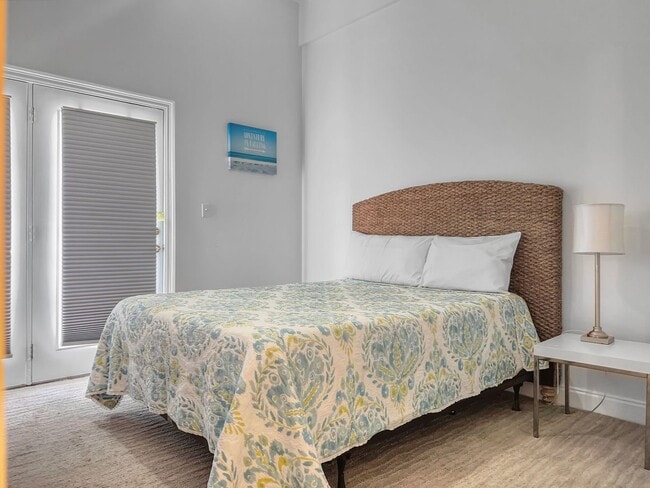 Building Photo - Coming Soon -- Fully furnished 3-Bedroom in The Plaza of Destin