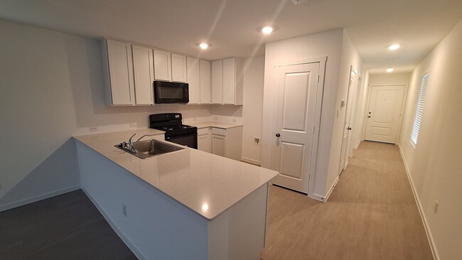 Building Photo - NEWLY BUILT 4 bedroom 2.5 Bath Single *1.5...