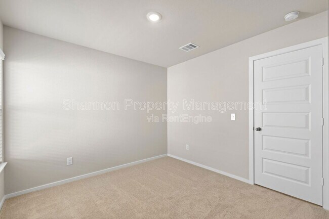 Building Photo - 166 Sterling River Ln