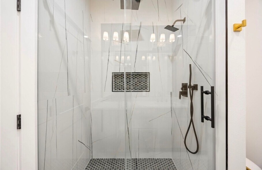 Building Photo - 8007 Cora St